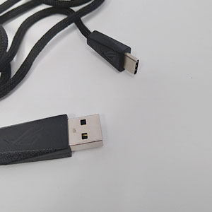 USBケーブルのコネクタはtyoe-C