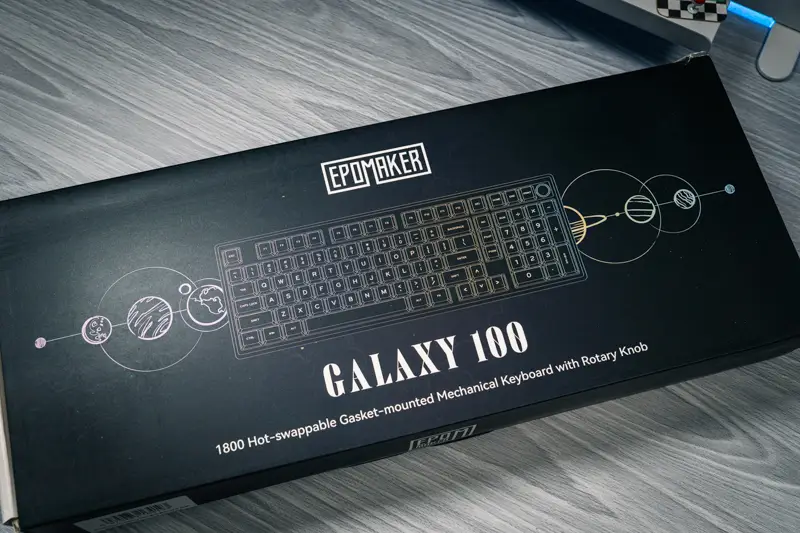 Epomaker Galaxy100のパッケージ写真 黒基調のデザイン