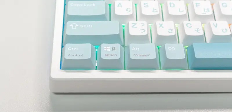 Epomaker TH87 JISの最下段キートップを拡大した写真 キートップ下段にMac用の印字がある